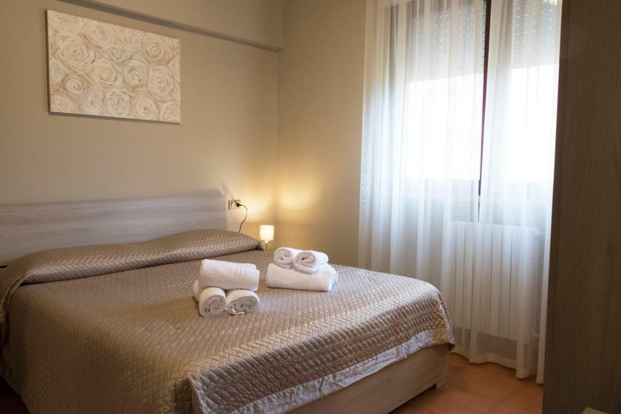 Sirmione Acque Del Garda Apartments מראה חיצוני תמונה