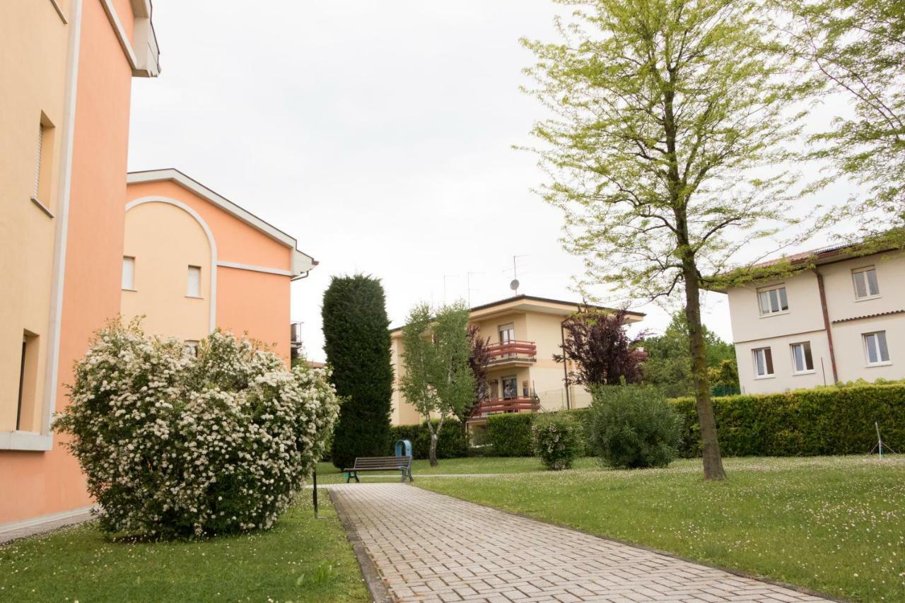 Sirmione Acque Del Garda Apartments מראה חיצוני תמונה
