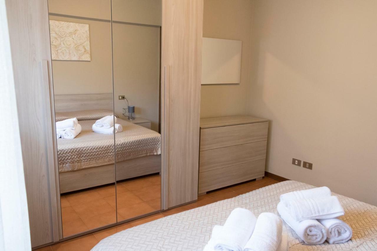 Sirmione Acque Del Garda Apartments מראה חיצוני תמונה