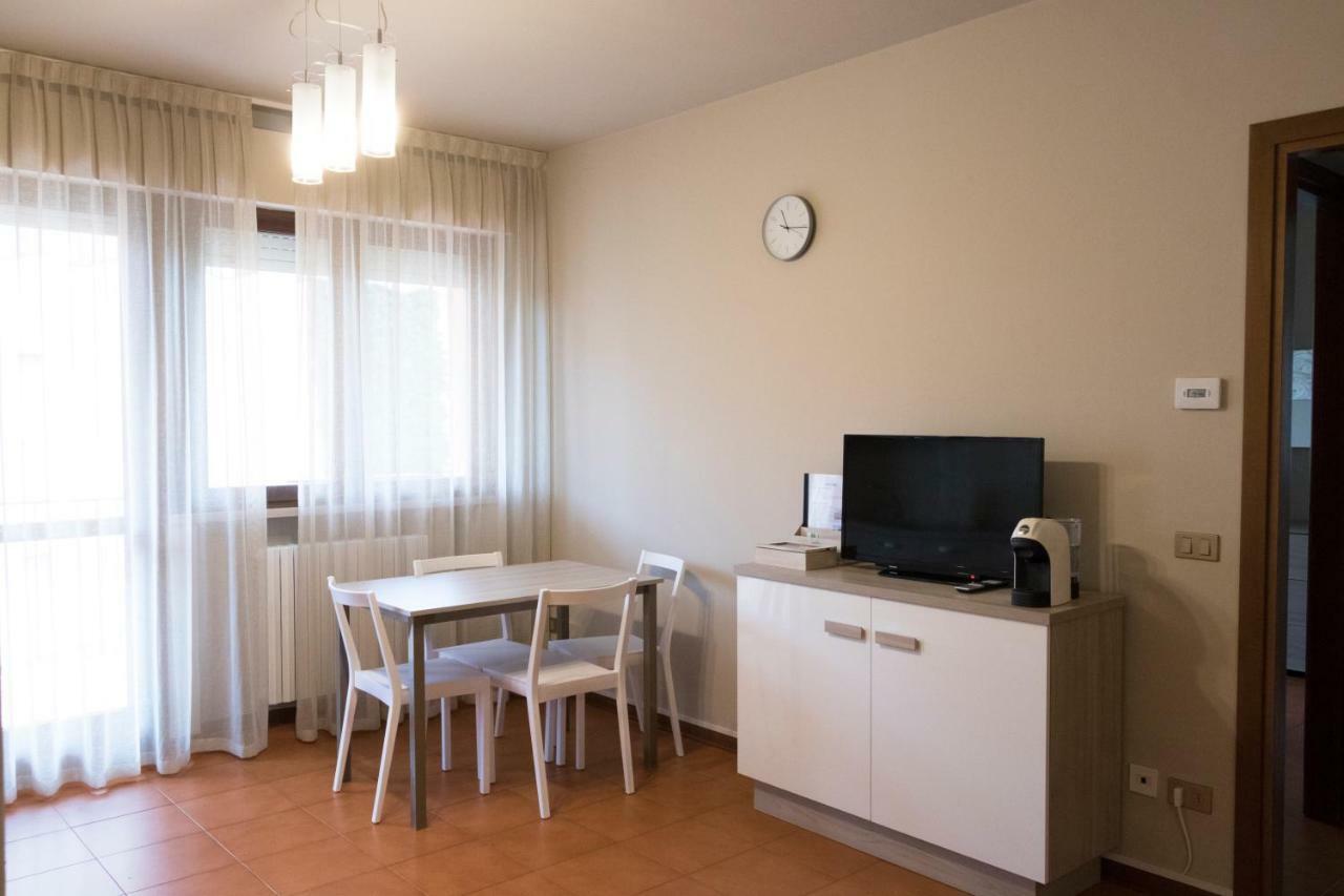 Sirmione Acque Del Garda Apartments מראה חיצוני תמונה